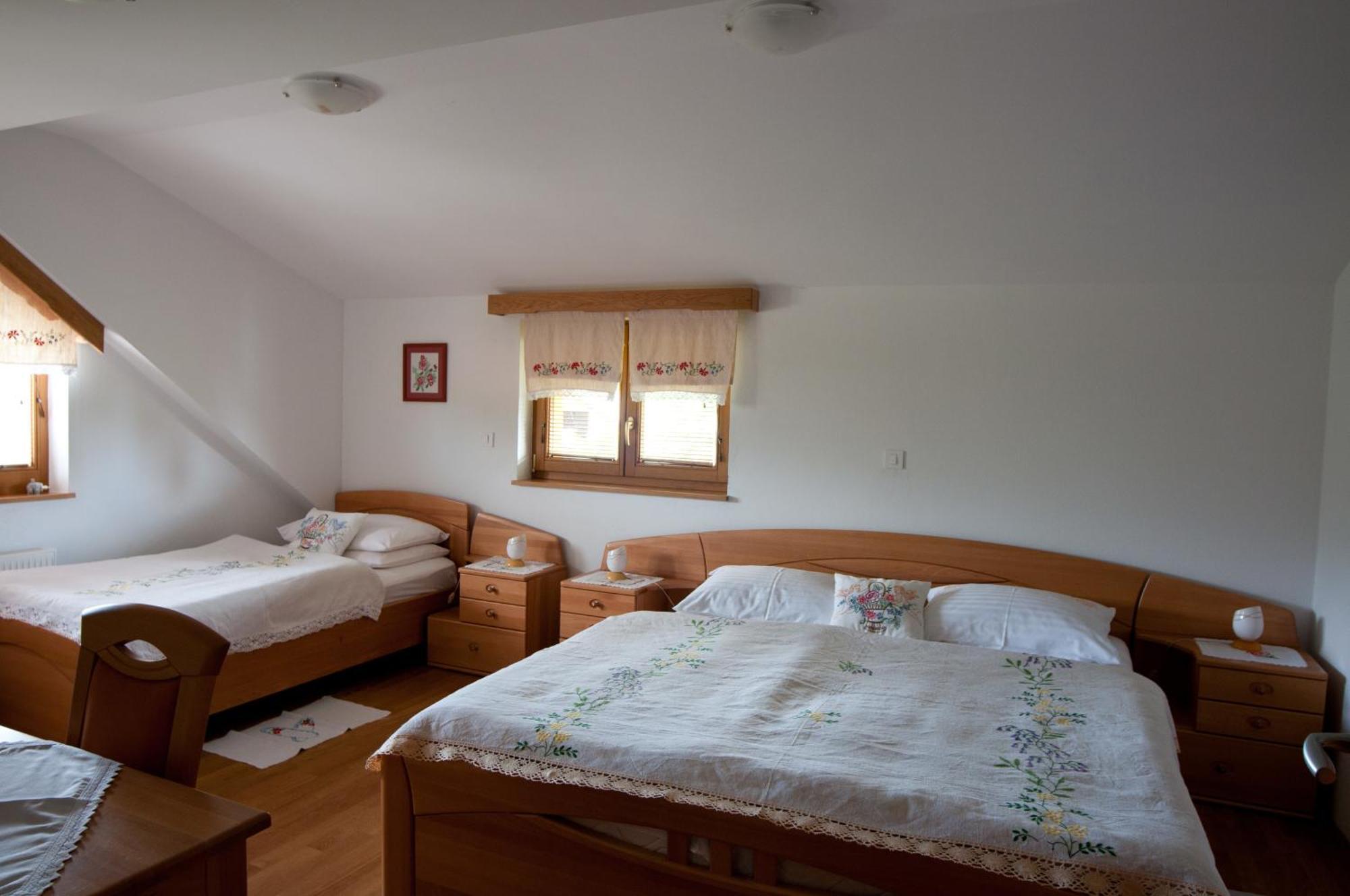 Tourist Farm Ob Izviru Krupe Villa Semic Стая снимка