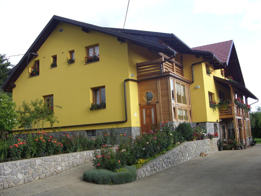 Tourist Farm Ob Izviru Krupe Villa Semic Екстериор снимка