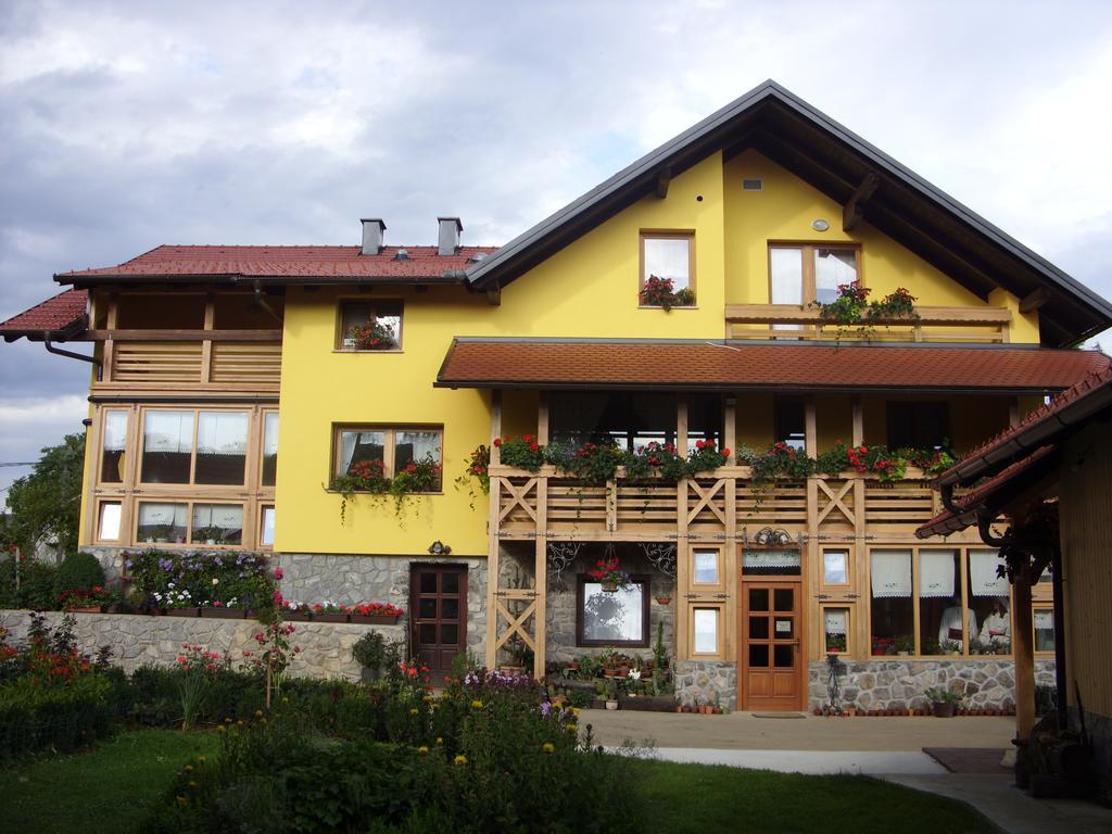 Tourist Farm Ob Izviru Krupe Villa Semic Екстериор снимка