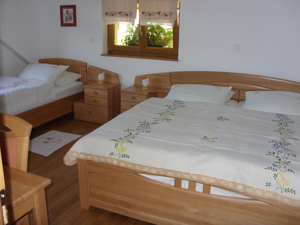 Tourist Farm Ob Izviru Krupe Villa Semic Стая снимка